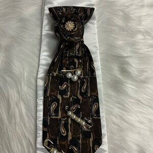 Elegant Brown Paisley Tie with Gold Accents